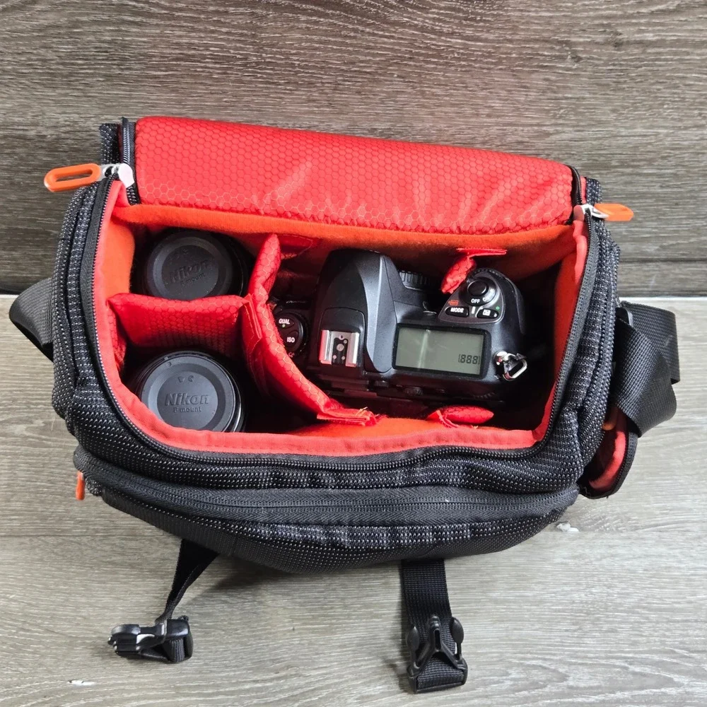 Nikon D200 DSLR Camera Body 2 DX Lenses Phototools Bag Bundle Tested